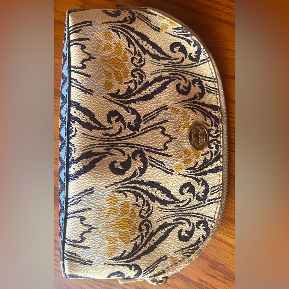 TORY BURCH LARGE COSMETIC case